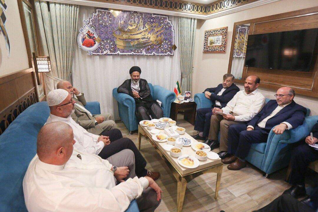 Zamjenik reisu-l-uleme u Mekki sa izaslanikom lidera IR Iran